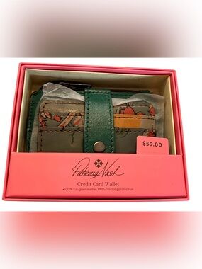 PATRICIA NASH NWT cassis boxed ID Credit Card Case Wallet beautiful girl print